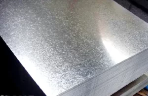 Máquina para fabricar estructuras ligeras de acero